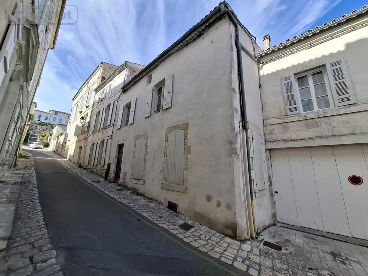 Appartement a vendre Saintes 17100 Charente-Maritime 74 m2 3 pièces 157000 euros