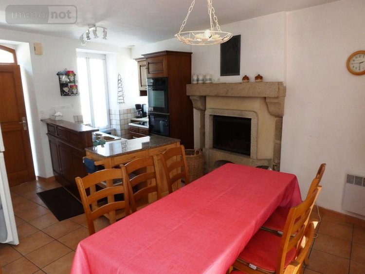 Immeuble a vendre Bubry 56310 Morbihan 400 m2  241600 euros