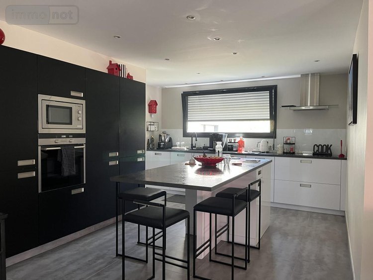 Maison a vendre Bonchamp-lès-Laval 53960 Mayenne 204 m2 8 pièces 696600 euros