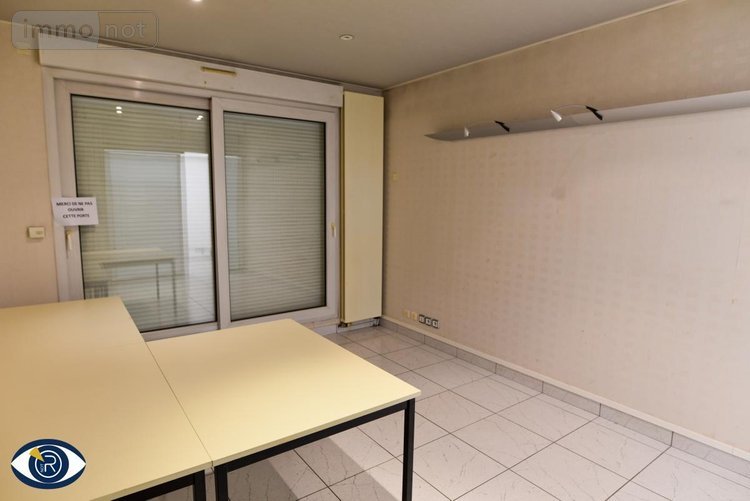 Fonds et murs commerciaux a vendre Laval 53000 Mayenne 229 m2  374400 euros