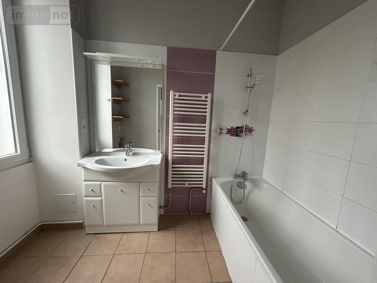 Location appartement Bourg-en-Bresse 01000 Ain 74 m2 3 pièces 700 euros