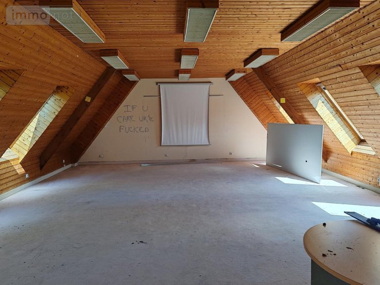 Immeuble a vendre Plounéour-Ménez 29410 Finistère 637 m2  255000 euros