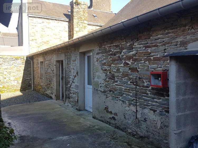 Fonds et murs commerciaux a vendre Gourin 56110 Morbihan 200 m2  131102 euros