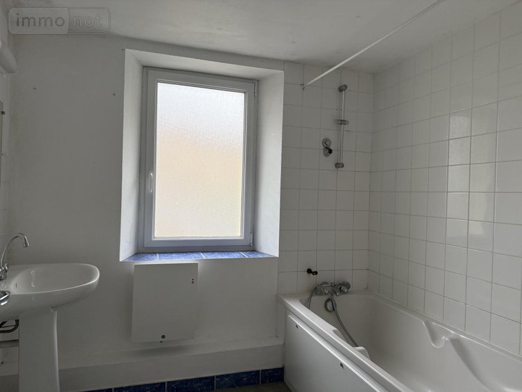 Immeuble a vendre Chemillé-en-Anjou 49120 Maine-et-Loire 210 m2  209600 euros