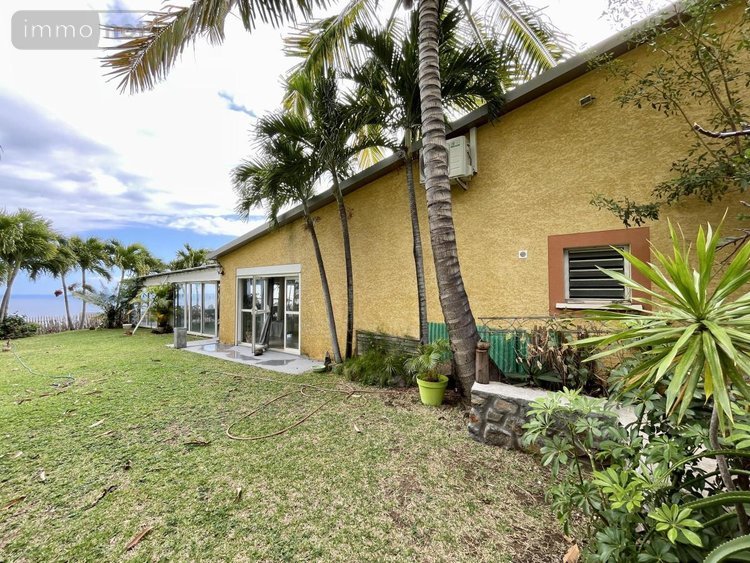 Fonds et murs commerciaux a vendre Saint-Leu 97436 Réunion 270 m2  529700 euros