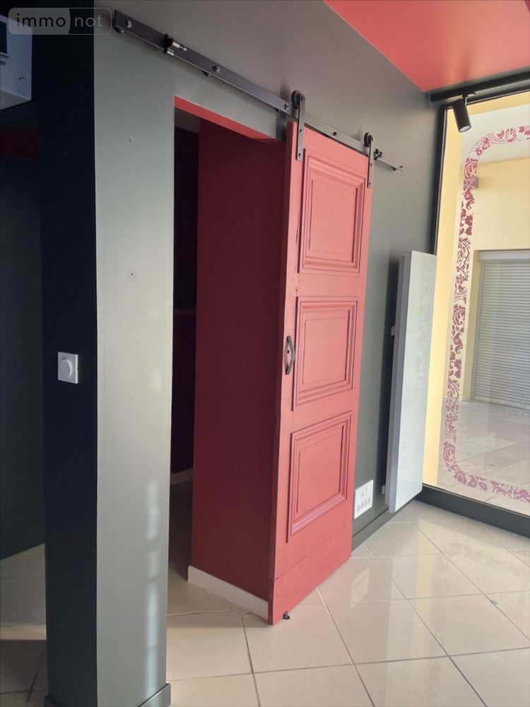 Location fonds et murs commerciaux Vendôme 41100 Loir-et-Cher 30 m2  620 euros