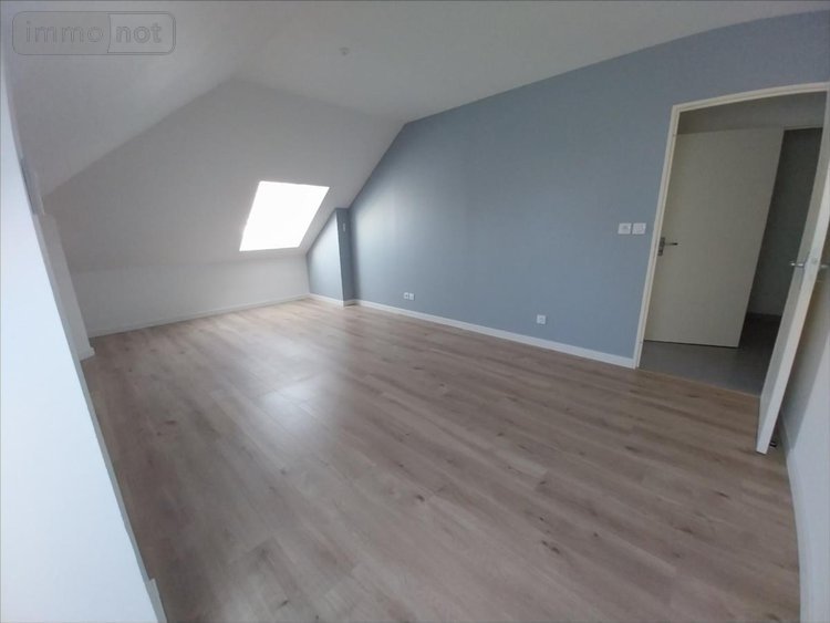 Location appartement Dol-de-Bretagne 35120 Ille-et-Vilaine 74 m2 3 pièces 890 euros