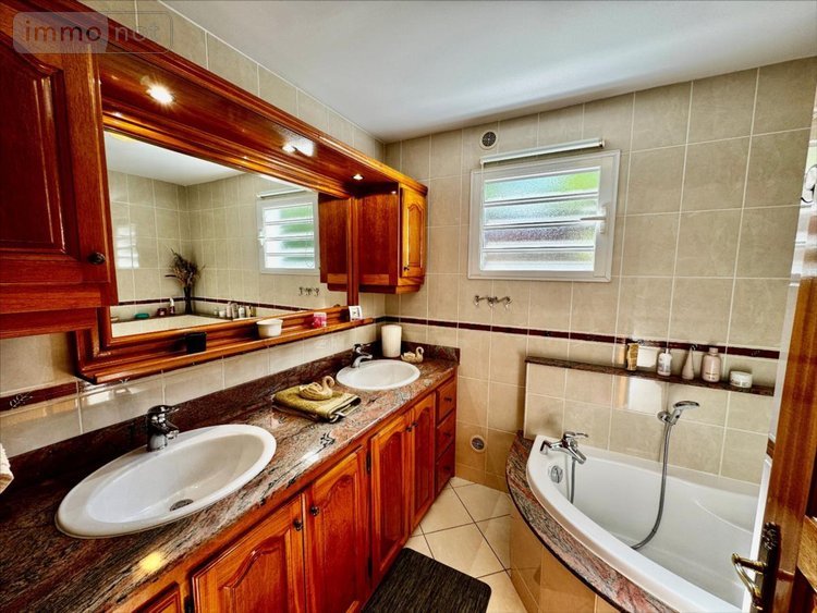 Maison a vendre La-Riviere 97421 Réunion 90 m2 4 pièces 364000 euros