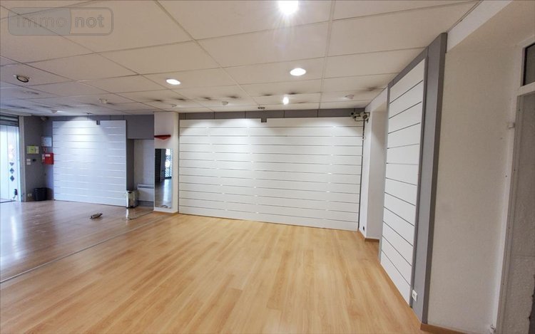 Location fonds et murs commerciaux Carhaix-Plouguer 29270 Finistère 162 m2  1500 euros
