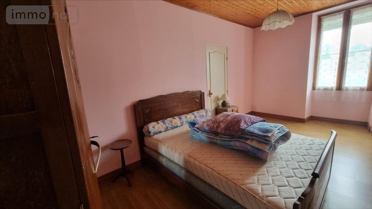 Maison a vendre Saint-Genis-de-Saintonge 17240 Charente-Maritime 296 m2 12 pièces 210000 euros