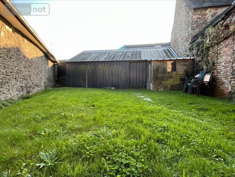 Immeuble a vendre Callac 22160 Côtes-d'Armor 250 m2  157500 euros