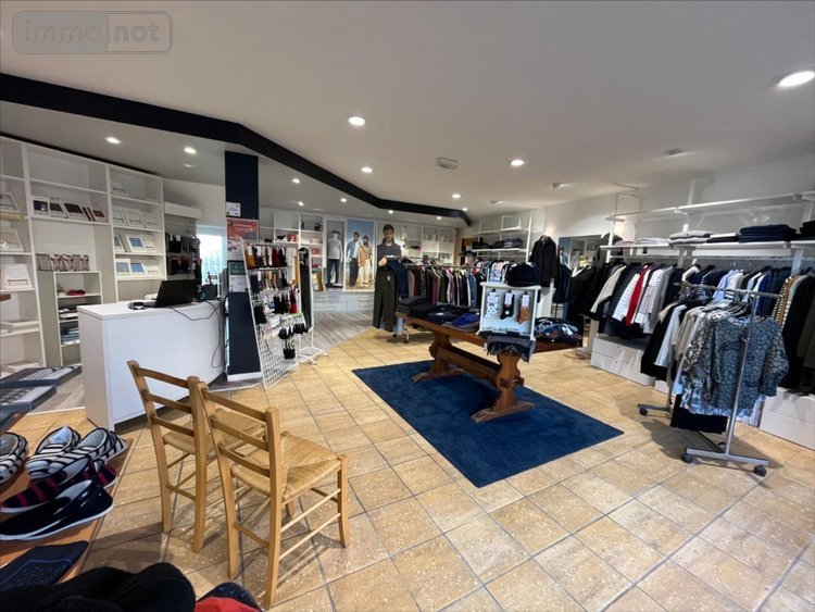Immeuble a vendre Callac 22160 Côtes-d'Armor 250 m2  157500 euros