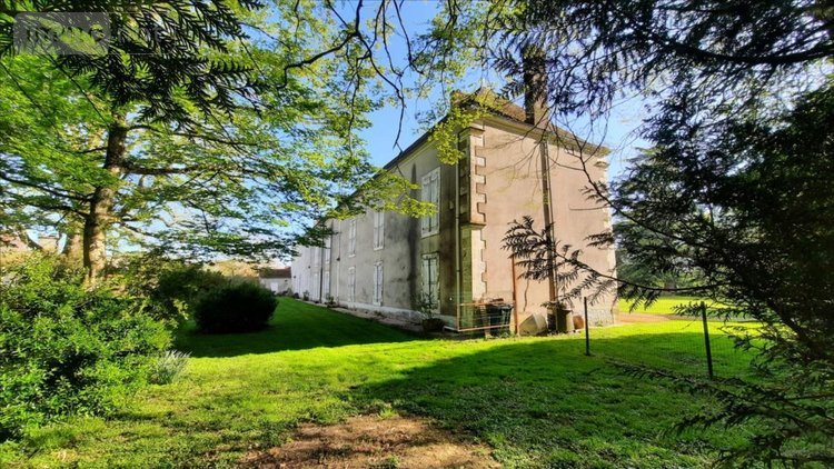 Bien agricole a vendre Levroux 36110 Indre  2967000 euros