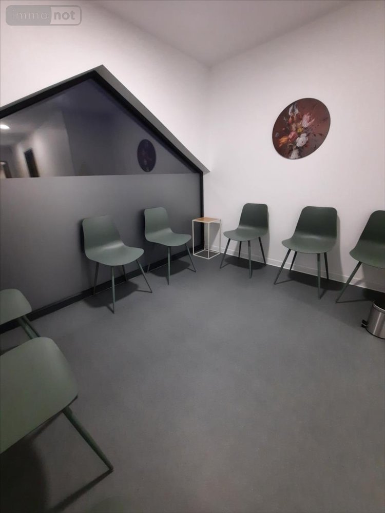 Location fonds et murs commerciaux Dole 39100 Jura 19 m2  920 euros