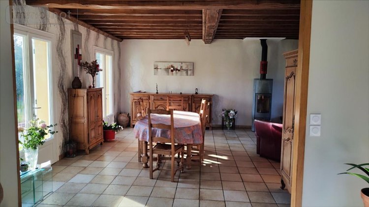 Maison a vendre Saint-Martin-des-Entrées 14400 Calvados 140 m2 5 pièces 389850 euros