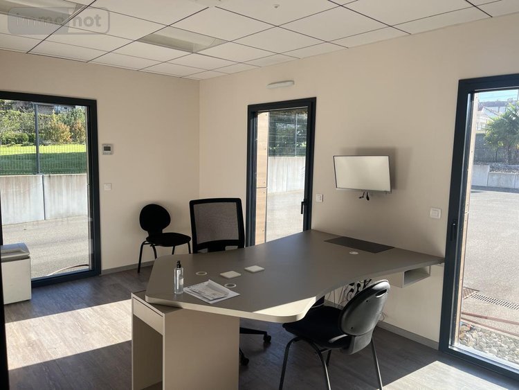 Fonds et murs commerciaux a vendre Dole 39100 Jura 280 m2  800000 euros