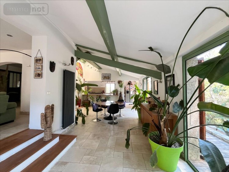 Maison a vendre Pierrevert 04860 Alpes-de-Haute-Provence 194 m2 7 pièces 590500 euros