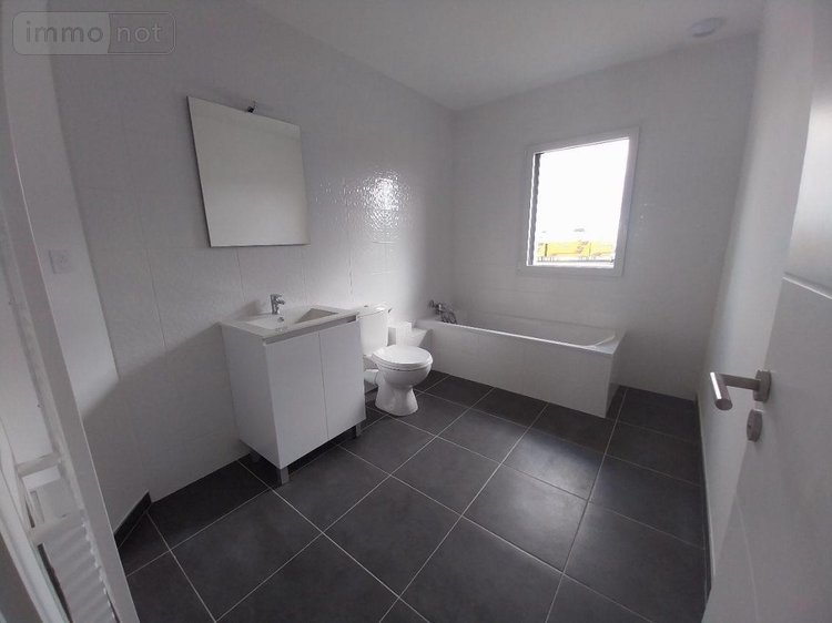 Location maison Dol-de-Bretagne 35120 Ille-et-Vilaine 94 m2 4 pièces 1150 euros