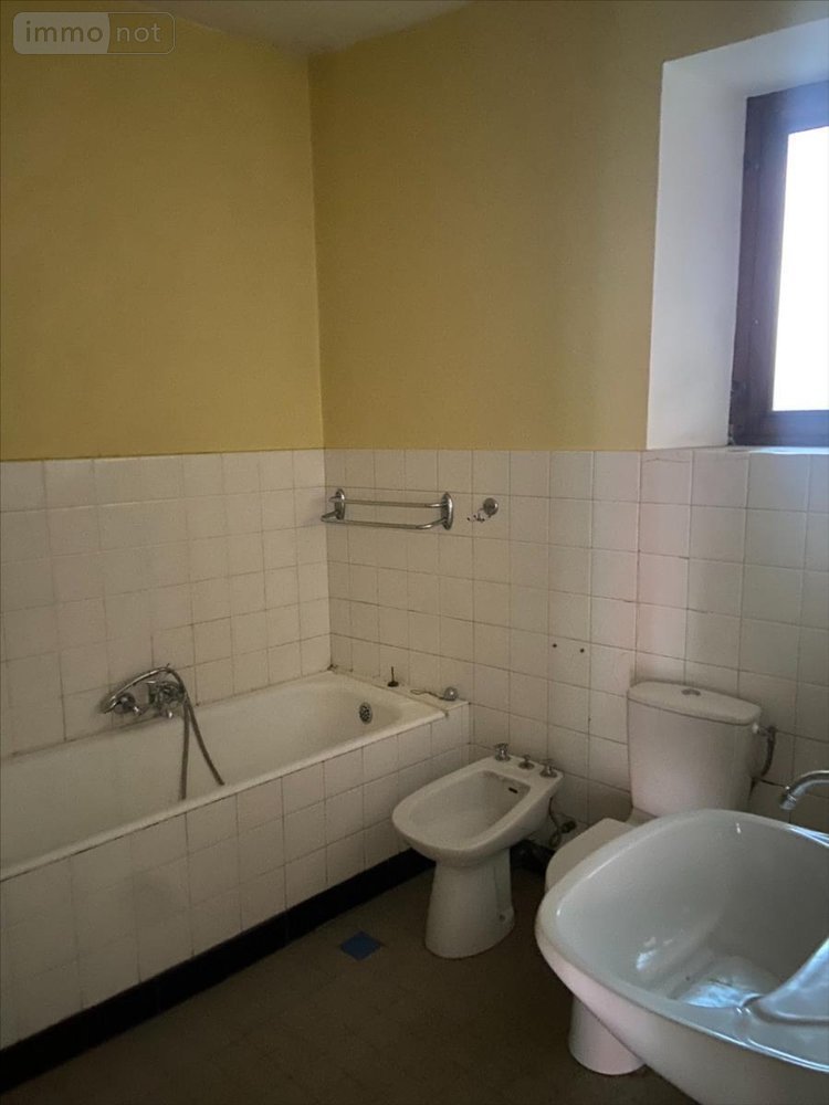 Immeuble a vendre Saint-Jean-de-Maurienne 73300 Savoie 141 m2  119000 euros