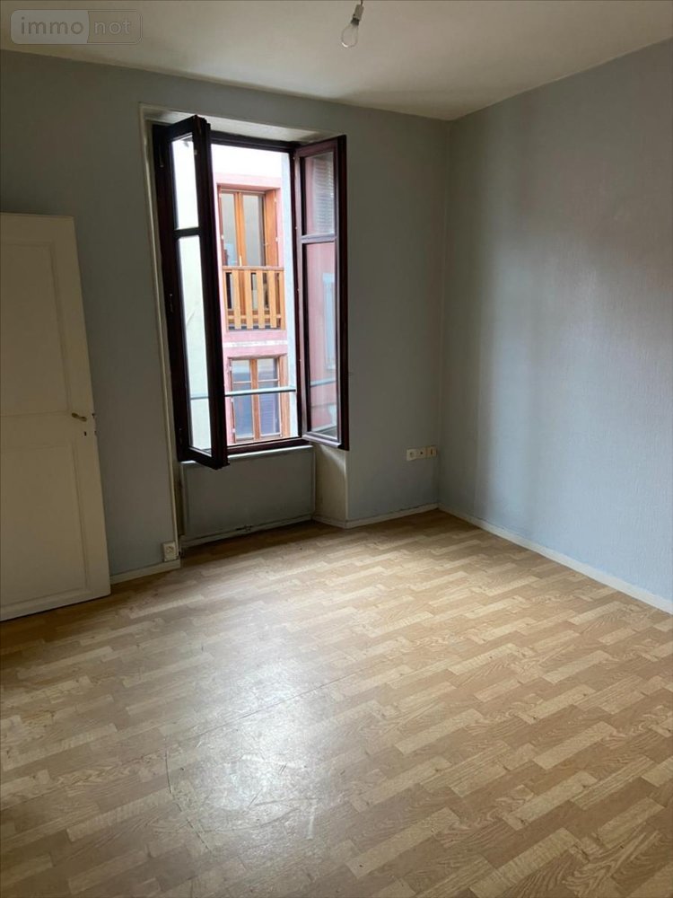 Immeuble a vendre Saint-Jean-de-Maurienne 73300 Savoie 141 m2  119000 euros