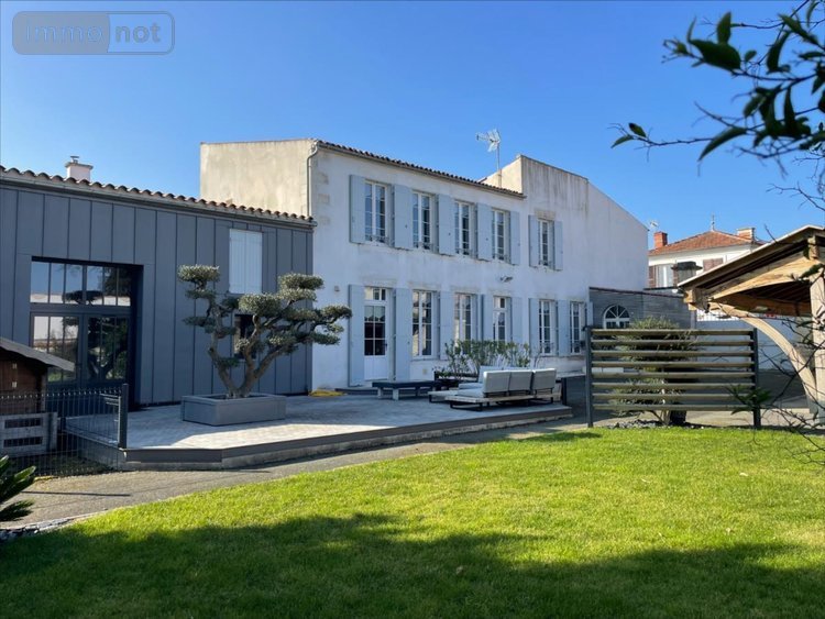Maison a vendre Marans 17230 Charente-Maritime 236 m2 6 pièces 556200 euros