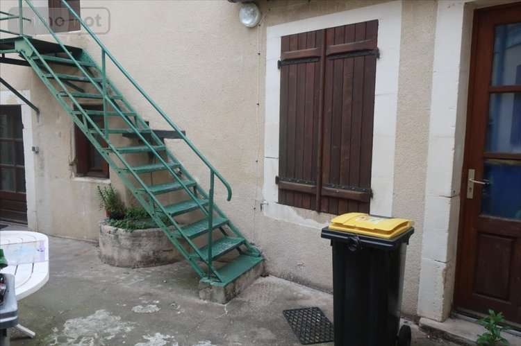 Immeuble a vendre Saint-Amand-Montrond 18200 Cher 210 m2  229000 euros