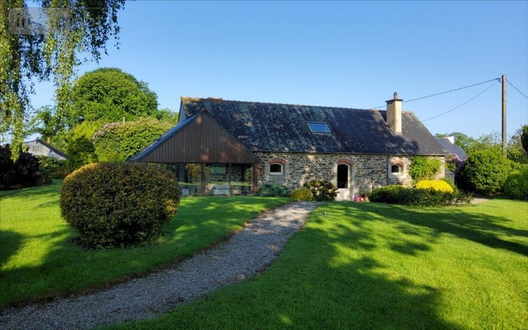Maison a vendre Carhaix-Plouguer 29270 Finistère 117 m2 7 pièces 220500 euros