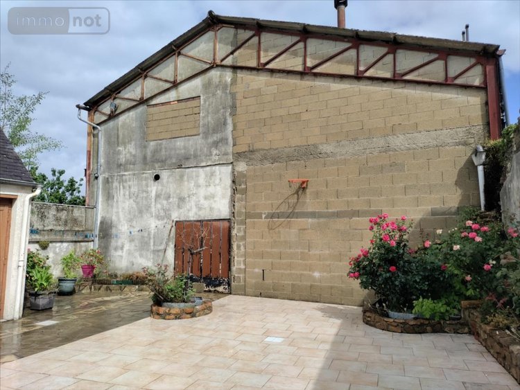 Maison a vendre Luché-Pringé 72800 Sarthe 216 m2 8 pièces 174900 euros