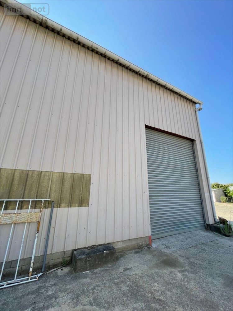Fonds et murs commerciaux a vendre Saint-Jean-de-Liversay 17170 Charente-Maritime 4000 m2  3090000 euros