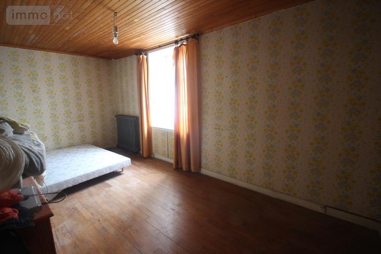 Immeuble a vendre Rostrenen 22110 Côtes-d'Armor 230 m2  95160 euros