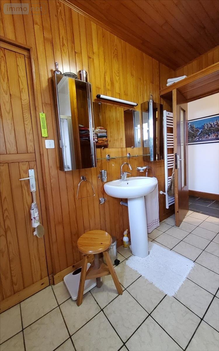 Maison a vendre Carhaix-Plouguer 29270 Finistère 123 m2 7 pièces 257250 euros