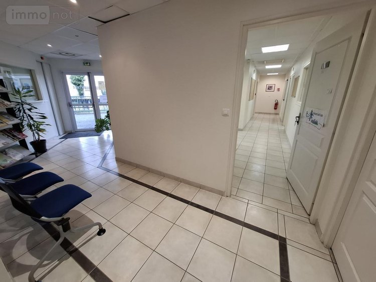 Fonds et murs commerciaux a vendre Saintes 17100 Charente-Maritime 249 m2  355000 euros