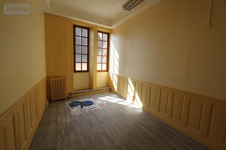 Location fonds et murs commerciaux Dole 39100 Jura 89 m2  950 euros