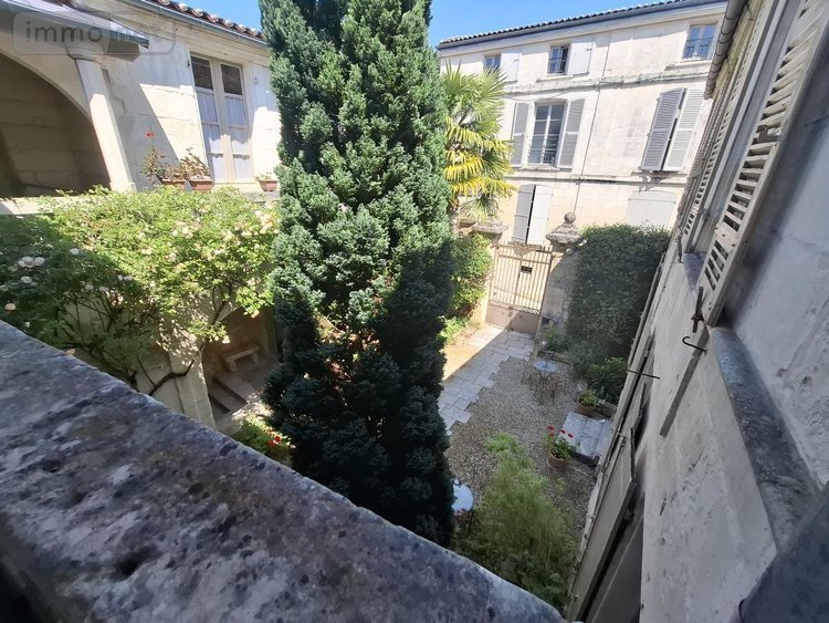 Maison a vendre Saintes 17100 Charente-Maritime 350 m2 13 pièces 988000 euros