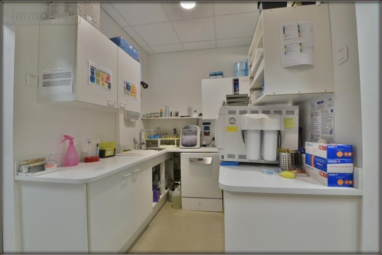 Fonds et murs commerciaux a vendre Le Rheu 35650 Ille-et-Vilaine 75 m2  218400 euros