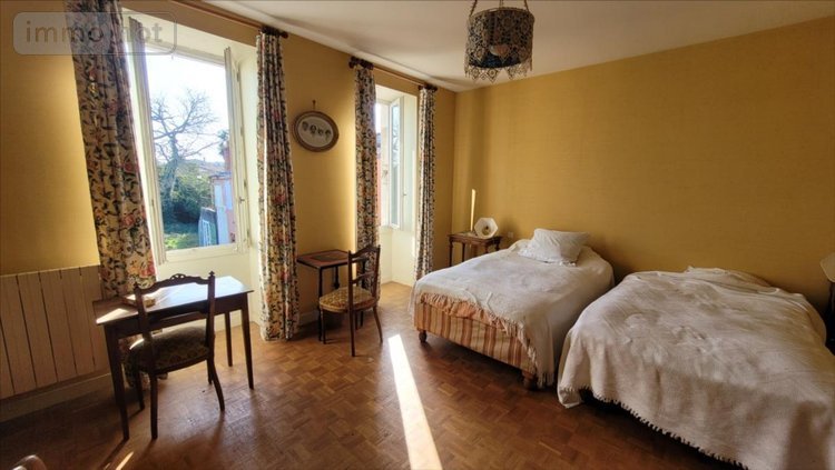 Maison a vendre Marans 17230 Charente-Maritime 347 m2 13 pièces 364000 euros