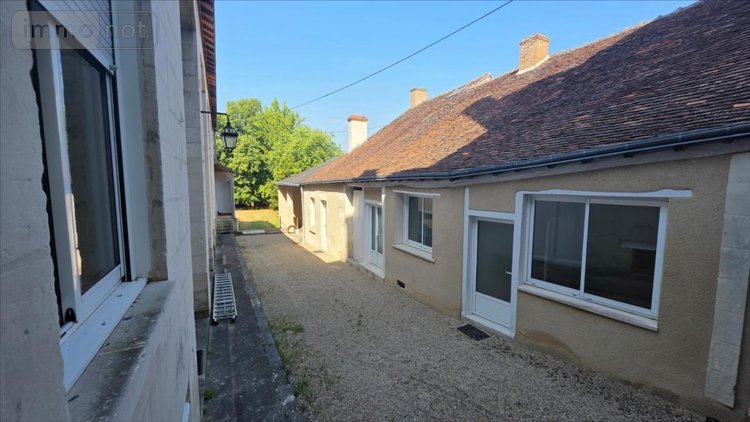 Immeuble a vendre Châtillon-sur-Indre 36700 Indre 2500 m2  319500 euros