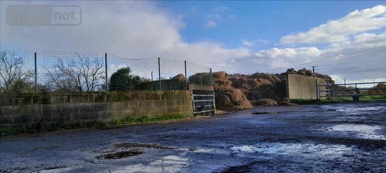 Fonds et murs commerciaux a vendre Saint-Servais 29400 Finistère 1 m2  175130 euros