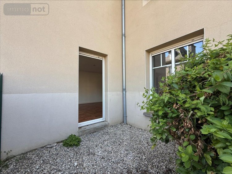 Location appartement Dol-de-Bretagne 35120 Ille-et-Vilaine 62 m2 3 pièces 690 euros