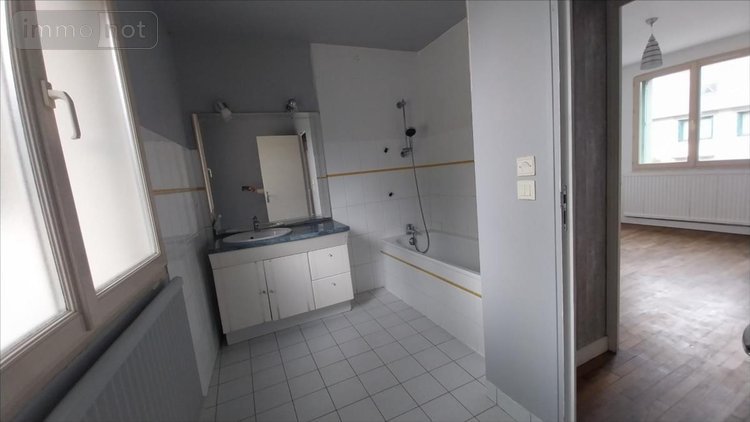 Location maison Dol-de-Bretagne 35120 Ille-et-Vilaine 77 m2 4 pièces 895 euros