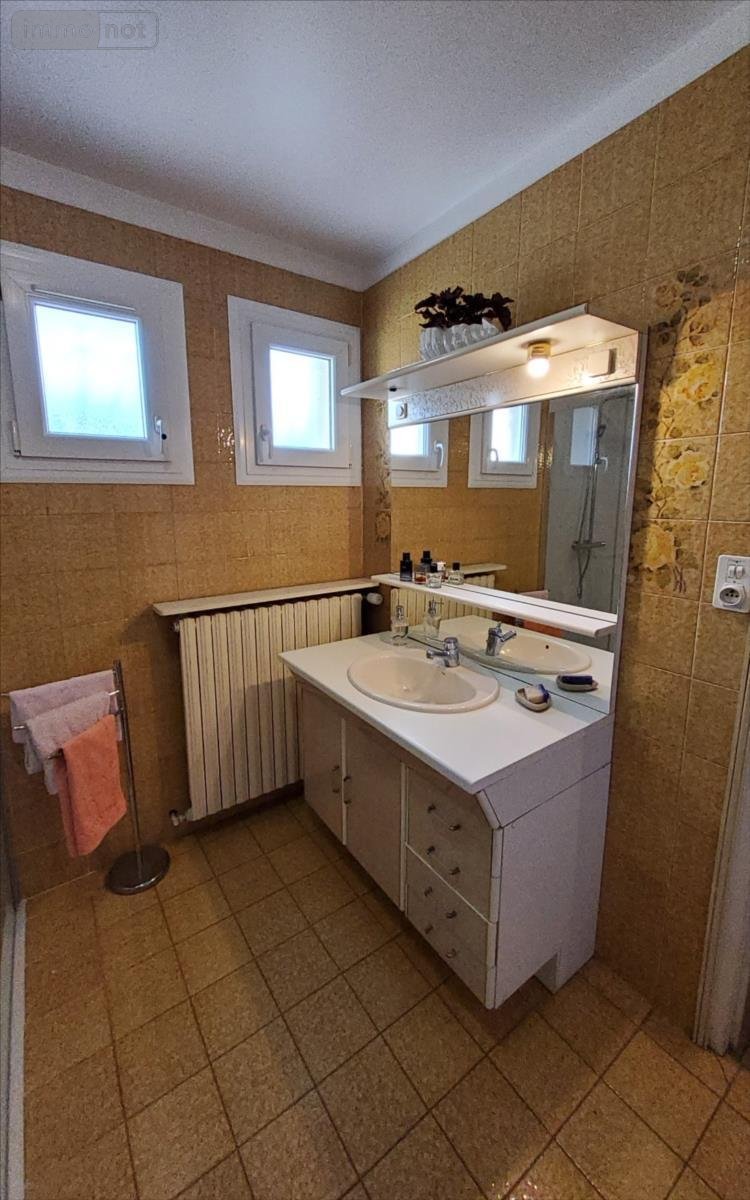 Maison a vendre Carhaix-Plouguer 29270 Finistère 166 m2 7 pièces 283500 euros