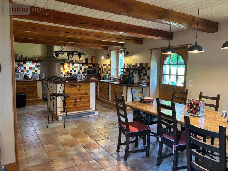 Maison a vendre Berrien 29690 Finistère 209 m2 8 pièces 346500 euros