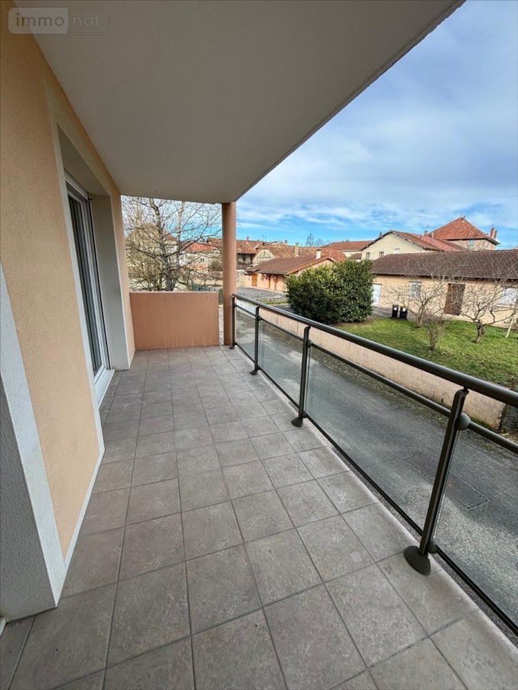 Location appartement Montrevel-en-Bresse 01340 Ain 70 m2 3 pièces 735 euros