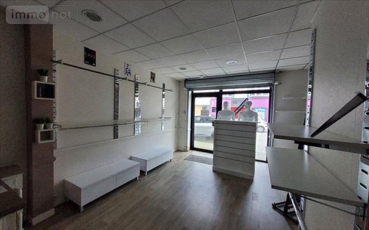 Location fonds et murs commerciaux Carhaix-Plouguer 29270 Finistère 70 m2  600 euros