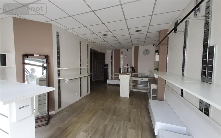 Location fonds et murs commerciaux Carhaix-Plouguer 29270 Finistère 70 m2  600 euros