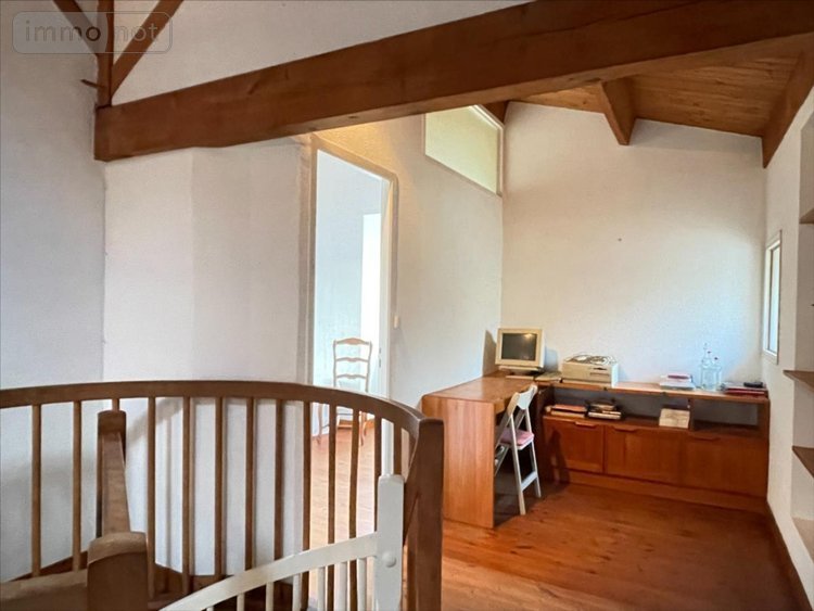 Maison a vendre Salles-sur-Mer 17220 Charente-Maritime 218 m2 8 pièces 410800 euros