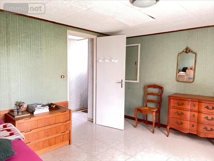 Maison a vendre Salles-sur-Mer 17220 Charente-Maritime 218 m2 8 pièces 410800 euros