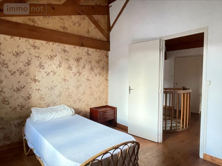 Maison a vendre Salles-sur-Mer 17220 Charente-Maritime 218 m2 8 pièces 410800 euros