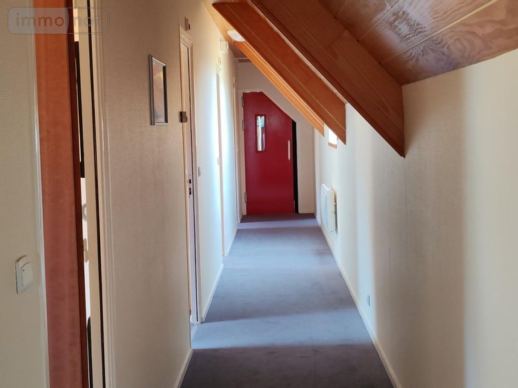 Immeuble a vendre Plounéour-Ménez 29410 Finistère 250 m2  121210 euros