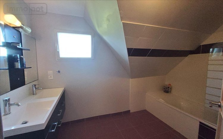 Maison a vendre Carhaix-Plouguer 29270 Finistère 119 m2 7 pièces 204750 euros